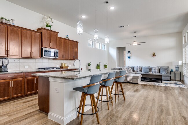 Foto del edificio - 1521 Buckeye Trl