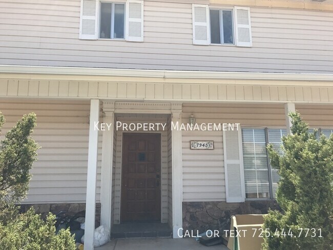 Building Photo - 4 Bed * Tri-Level House on 1+ Acre