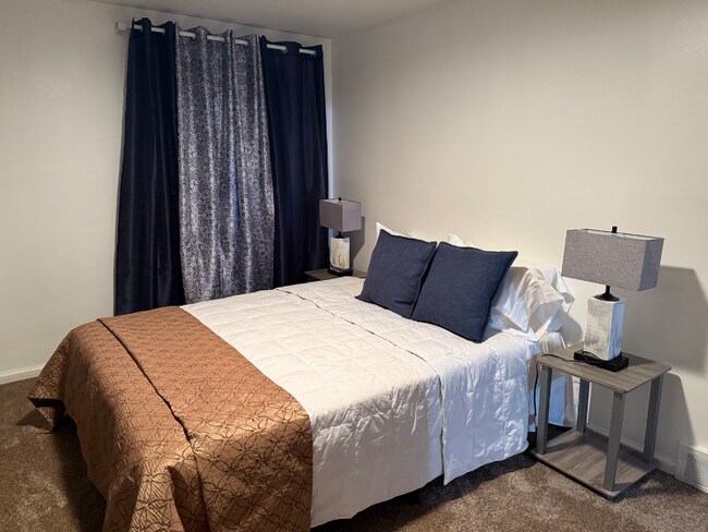 Foto del edificio - 4995 Hillcrest St