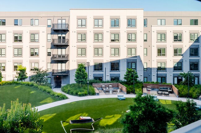 Foto del edificio - 1200 Rickabaugh Wy