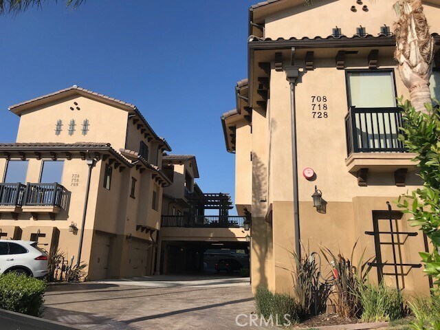 Foto del edificio - 718 N Atlantic Blvd