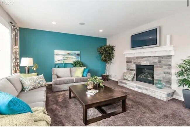 Foto del edificio - Newer 5 Bedroom Home w/ 2 Offices!