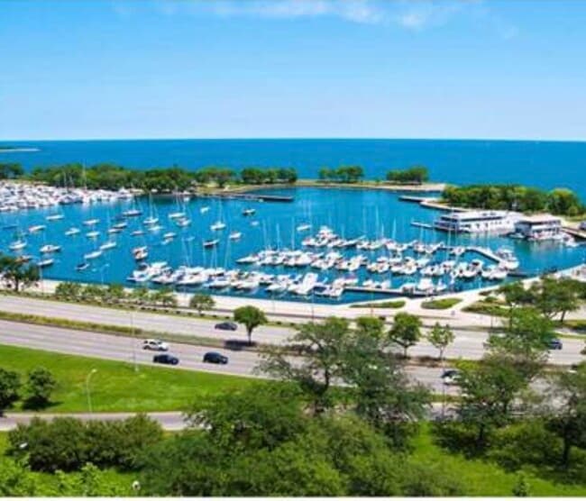 Foto del edificio - 3200 N Lake Shore Dr