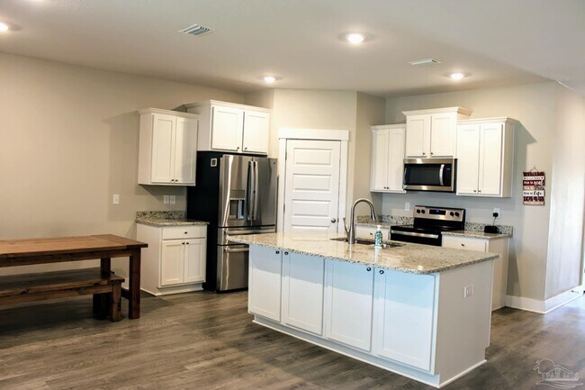 Building Photo - 5760 Conley Ct