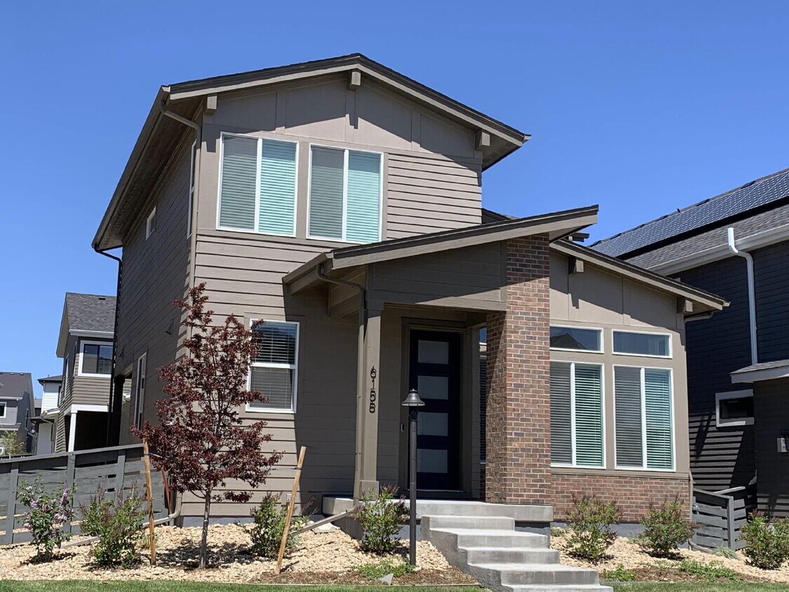 Foto principal - 6155 Stable View St