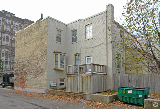 Building Photo - 706 E Juneau Ave