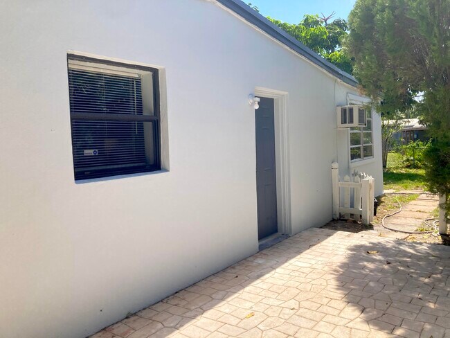 Foto del edificio - 3630 SW 46th Ave