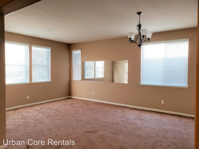 Foto del edificio - 5 br, 3.5 bath House - 4817 Mastodon Way