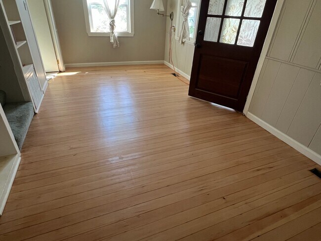 Foto del edificio - 9247 Poplar Ave