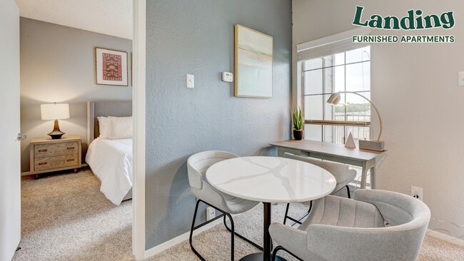 Building Photo - 3056 Commodore Dr