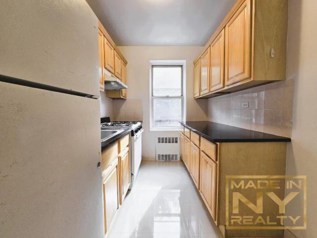 Foto principal - 2 bedroom in REGO PARK NY 11374