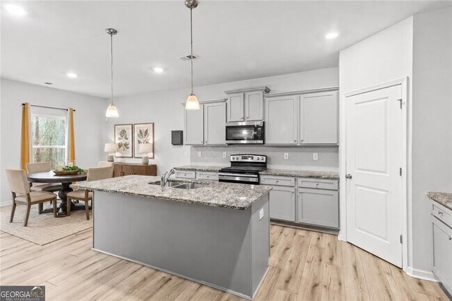 Building Photo - 328 Orchid Dr