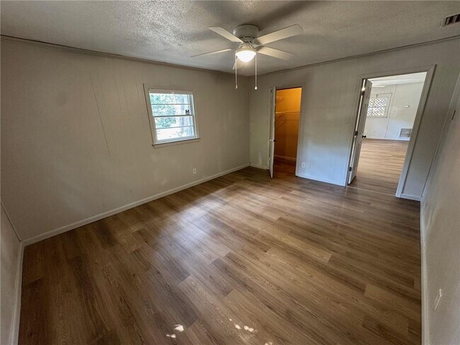 Building Photo - 3701 Martha Ct