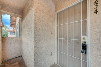 Building Photo - 350 S Durango Dr