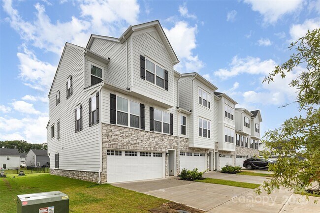 Foto del edificio - 5069 Grain Orchard Rd