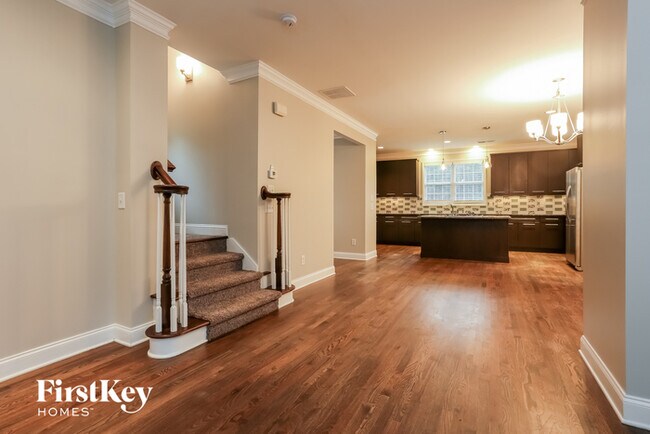 Building Photo - 4915 Wycliffe Dr SW