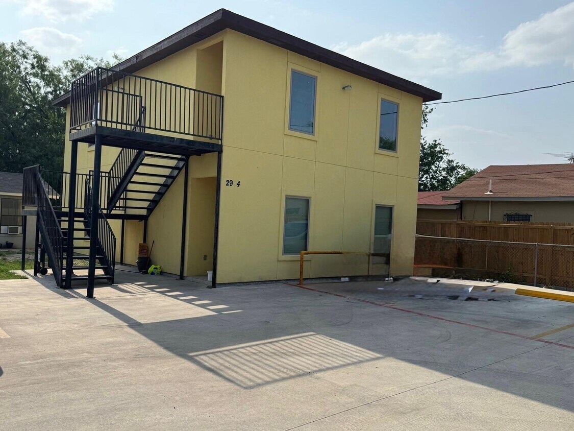 Foto principal - 2904 Salinas Ave