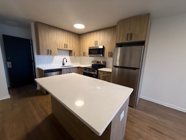 Foto del edificio - 7357 N Winchester Ave