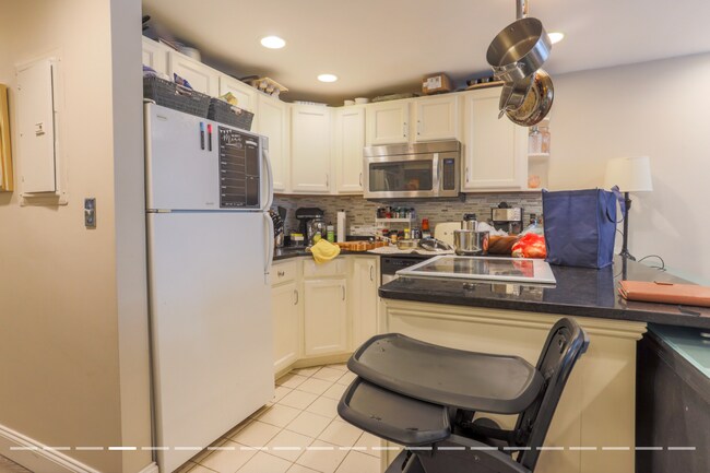 Foto del edificio - 108 E Brookline St