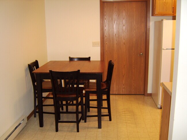 Building Photo - 1522 Devney Dr
