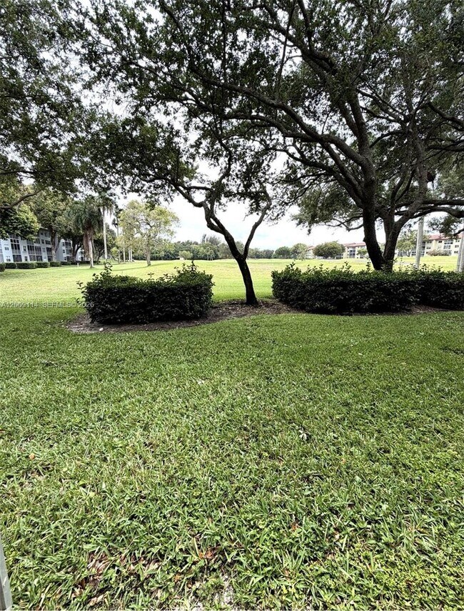 Foto del edificio - 12800 SW 7th Ct