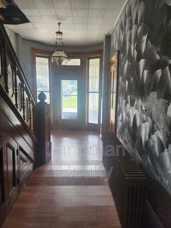 Building Photo - 516 3rd St