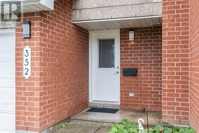 Building Photo - 352 Selene Way