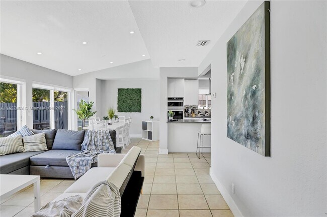 Foto del edificio - 2828 Cleveland St