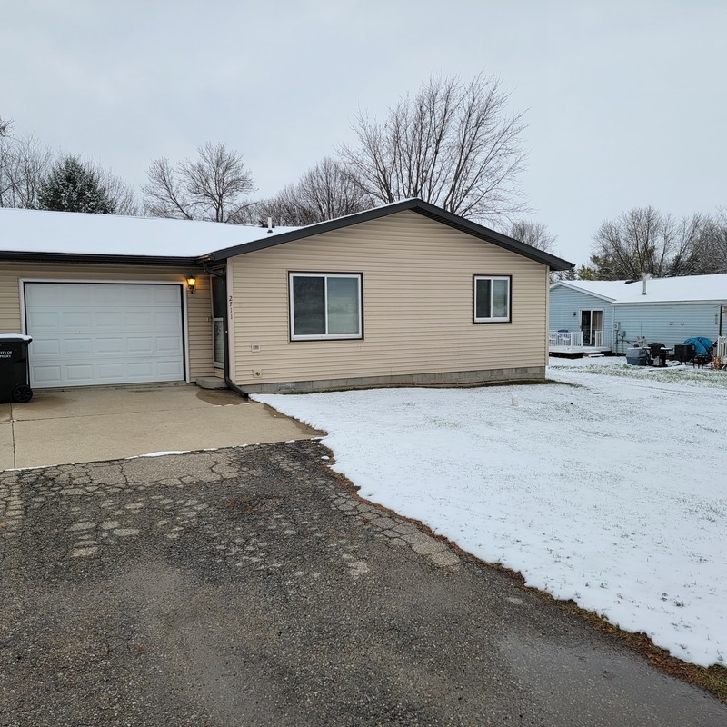 Foto principal - 2711 1st Ave