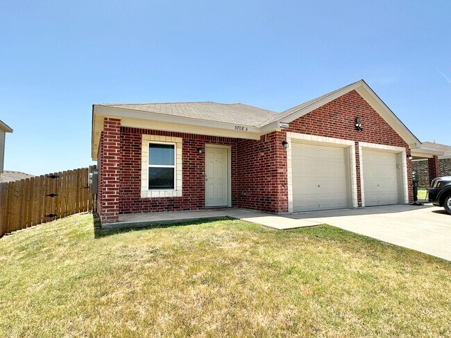 Foto del edificio - 5708 Rustler Dr