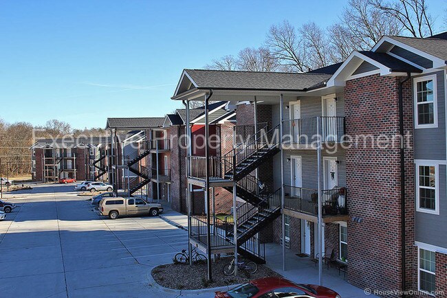 Building Photo - 1112 Bertling St