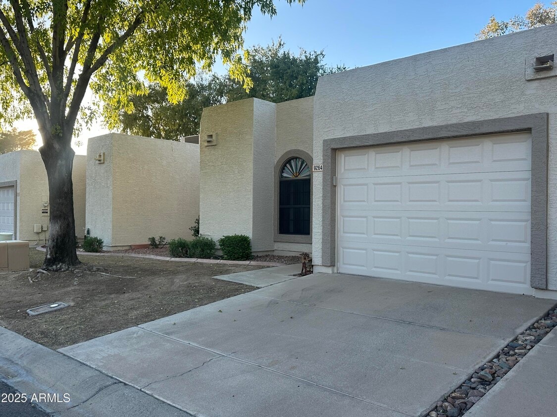 Foto principal - 9264 W Morrow Dr