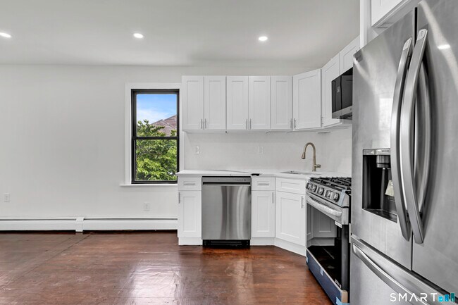 Foto del edificio - 54 Overlook Ave