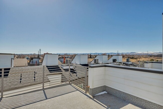 Building Photo - 1239 Tennyson St