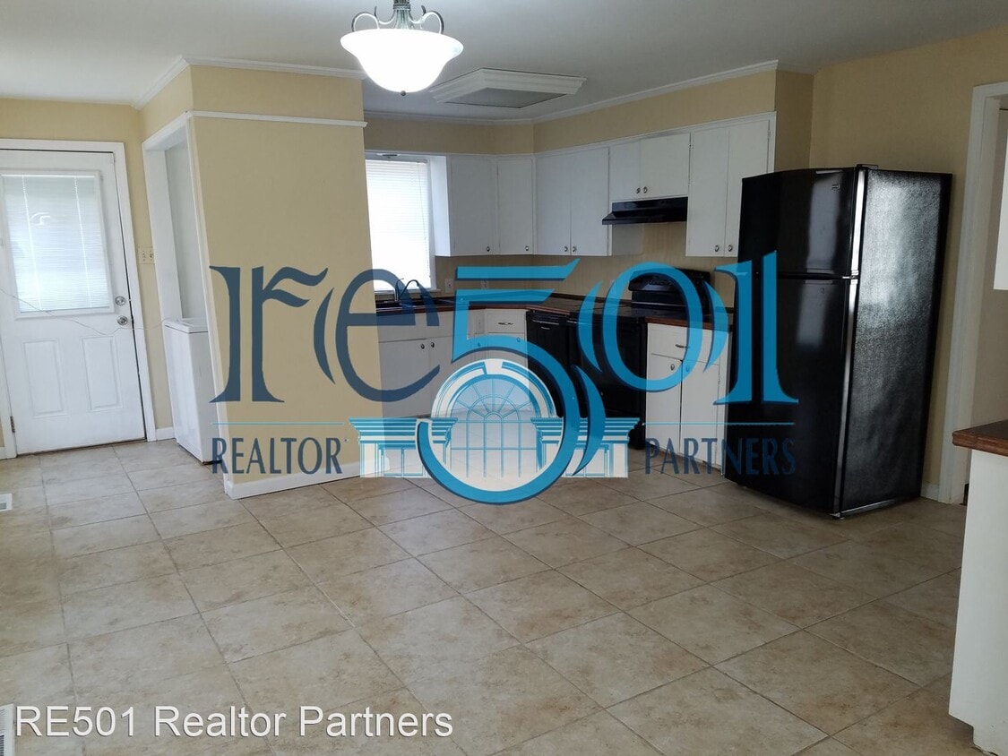 Primary Photo - 2 br, 1.5 bath House - 519 S. Oak St