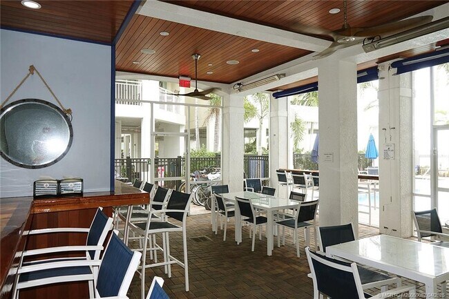 Foto del edificio - 975 NW Flagler Ave