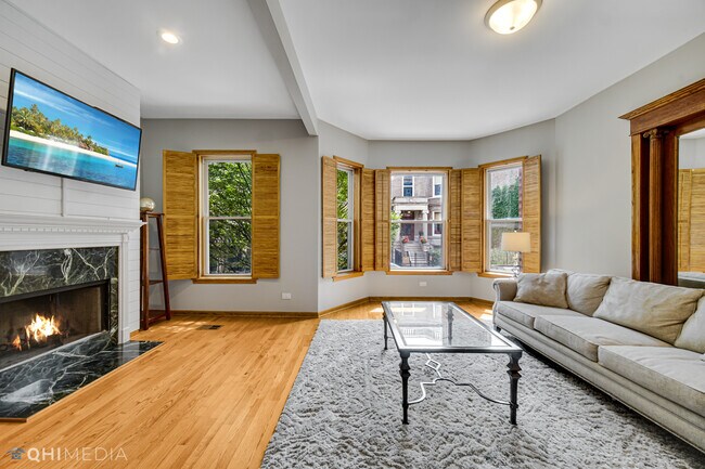 Foto del edificio - 816 W Cuyler Ave