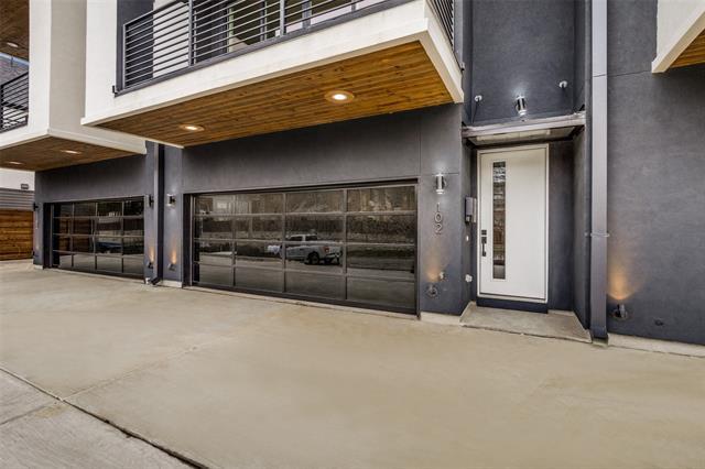 Building Photo - 2714 N Carroll Ave