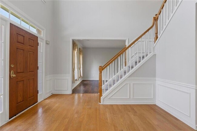 Foto del edificio - 7810 Brookwood Way