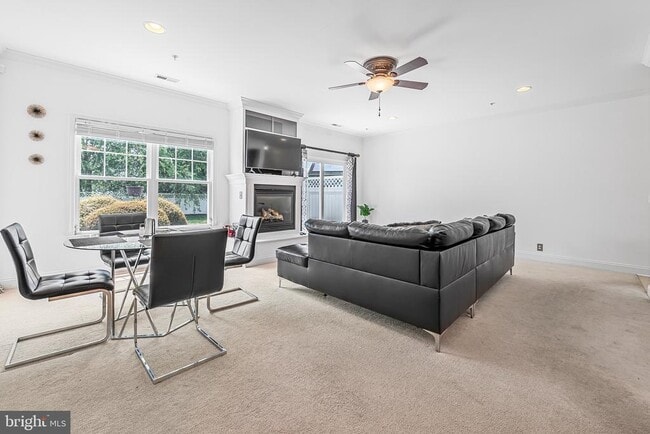 Foto del edificio - 1450 Hidden Meadow Ln