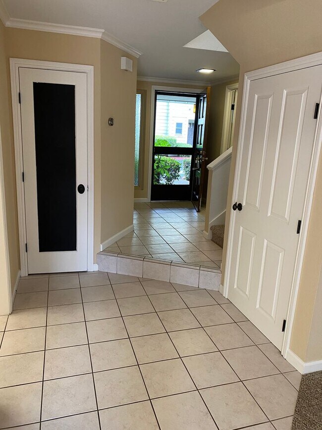 Foto del edificio - Cambrian 3 bed 2.5 bath townhouse available!