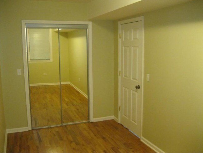 Building Photo - 3638 W Diversey Ave