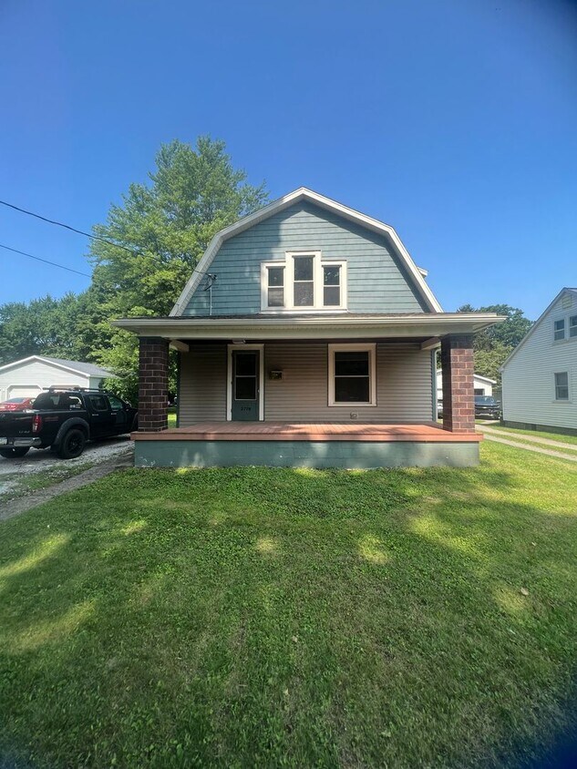 Foto principal - Large Remodeled 4 bed 2 Bath - Girard Pa
