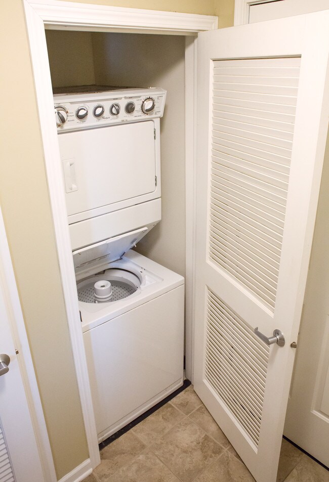 Foto del edificio - ReVerb Century Station Apt! (3200 S Oak Park)