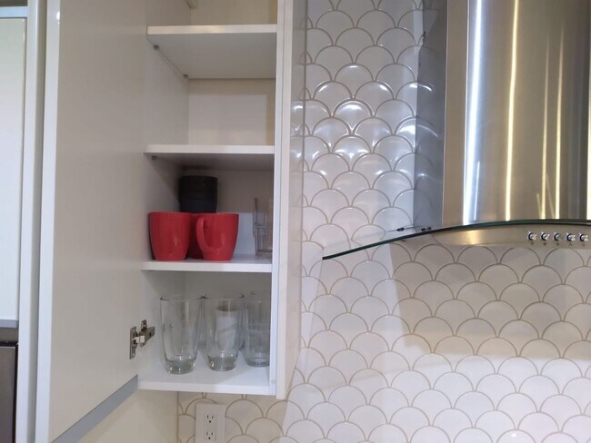 Building Photo - Flexible Lease Term Rental Available at Po...
