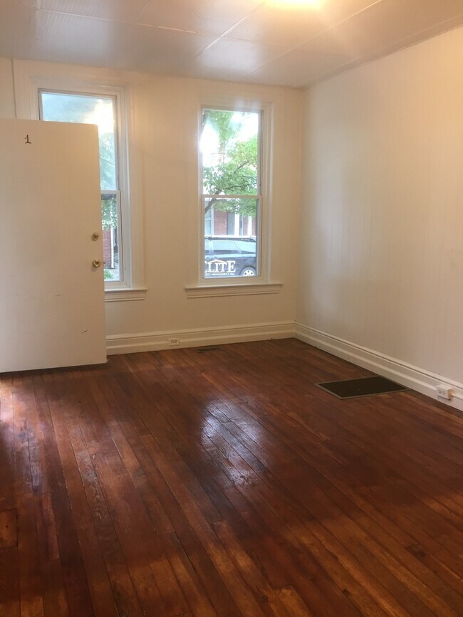 Foto del edificio - 1st Floor 1 Bedroom, Parking-East End of York City!