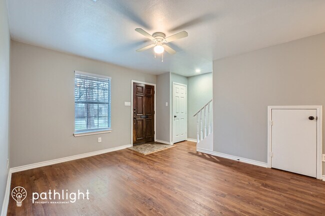 Foto del edificio - 704 W Jefferson Street, Waxahachie, TX, 75165