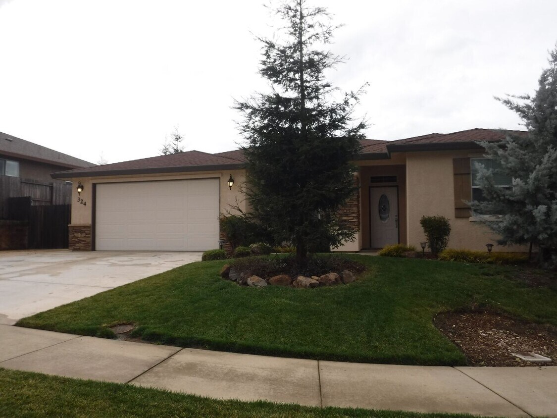 Foto principal - Lovely 4 Bedroom Home!