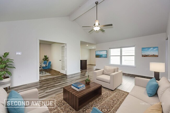 Building Photo - 1321 Woodwinds Dr