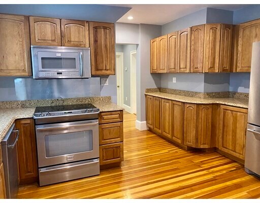 Foto principal - 12 Randlett St